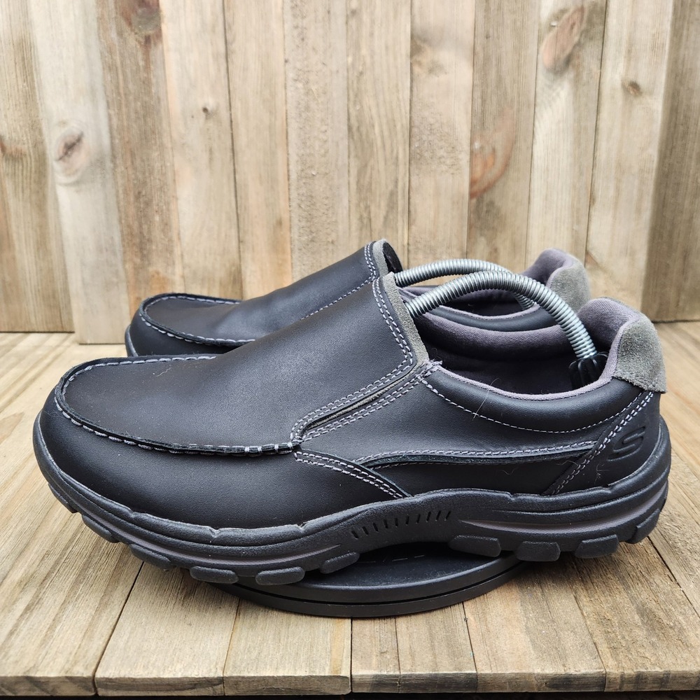 Skechers Relaxed Fit Leather Slip On Loafers Mens size 10.5 Wide Black 64502EW